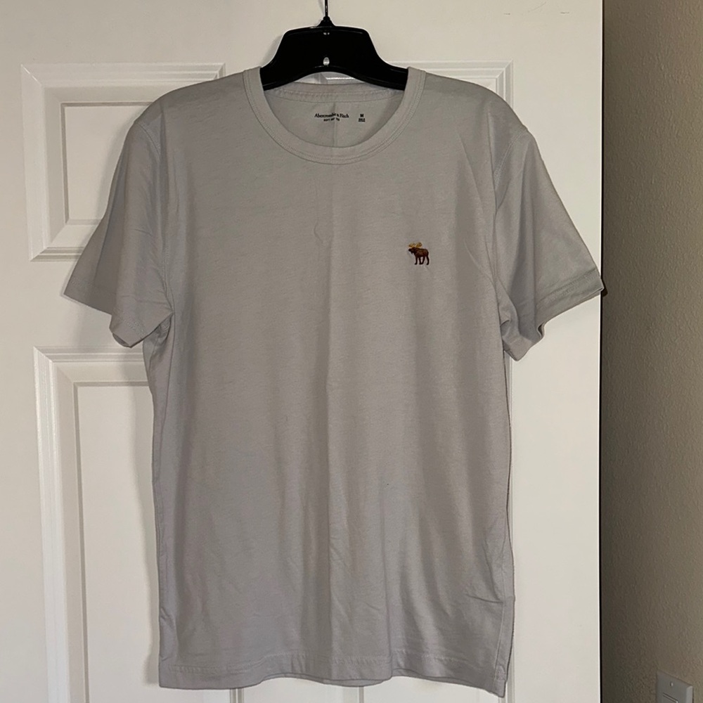 Abercrombie & Fitch Gray T-Shirt with Moose Logo